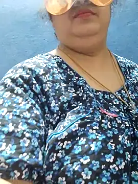 Snapshot of tamilthanushri chatting on February 15, 2025, 2:37 am tamilthanushri online show from February 15, 2025, 2:37 am
