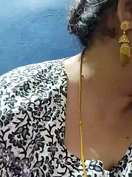 Snapshot of tamilthanushri chatting on March 2, 2025, 4:17 am tamilthanushri online show from March 2, 2025, 4:17 am