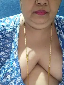 Snapshot of tamilthanushri chatting on October 13, 2025, 9:53 am tamilthanushri online show from October 13, 2025, 9:53 am