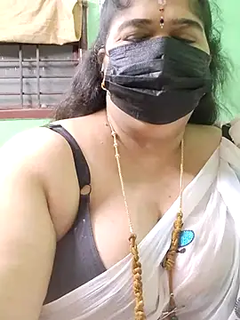 Snapshot of tamilthanushri chatting on July 20, 2026, 4:42 pm tamilthanushri online show from July 20, 2026, 4:42 pm