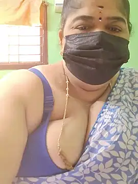 Snapshot of tamilthanushri chatting on August 4, 2026, 6:05 am tamilthanushri online show from August 4, 2026, 6:05 am