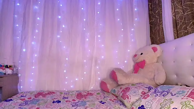 ivonjoness online show from May 12, 2026, 3:47 am