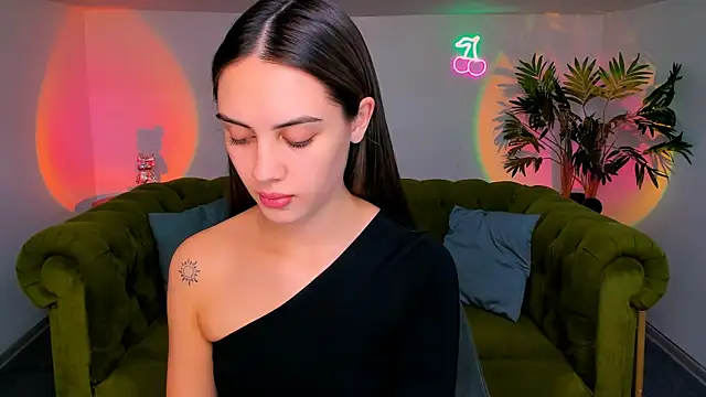  shyy girl online show from October 13, 2025, 8:20 pm