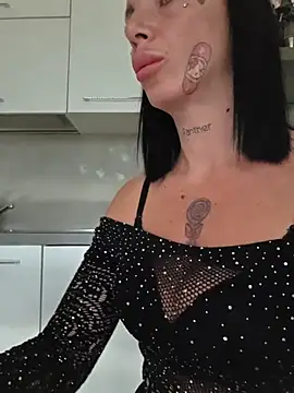 cicciolina online show from November 21, 2025, 12:59 pm