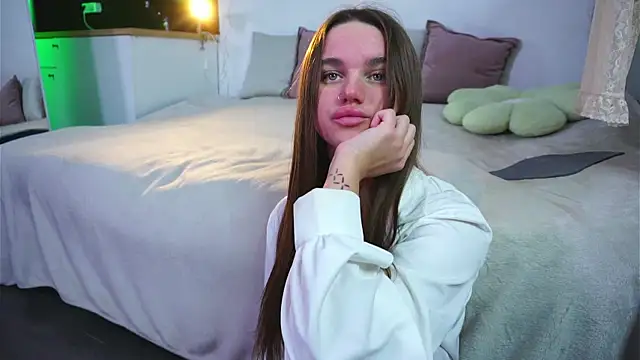 aesthetics  tease online show from December 6, 2024, 7:54 am