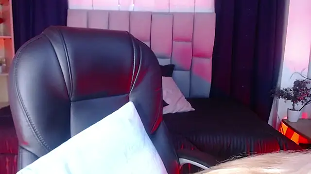 LessBoobs gh online show from February 20, 2025, 2:35 pm