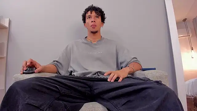 Dominick star online show from October 26, 2025, 3:56 am