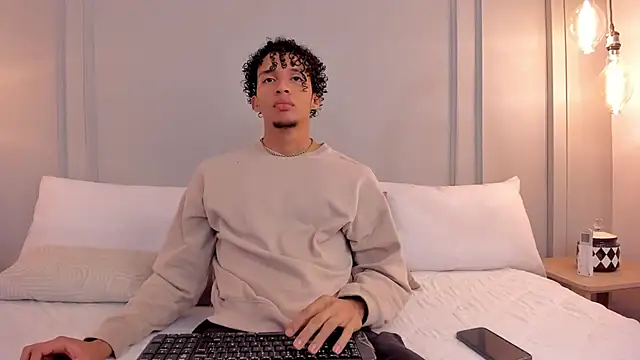 Snapshot of Dominick_star chatting on October 30, 2025, 4:03 am Dominick star online show from October 30, 2025, 4:03 am