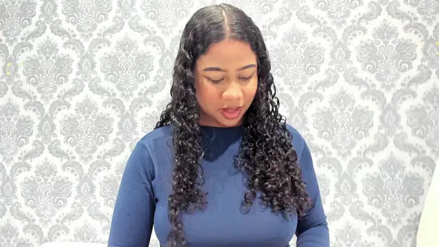 Sofi Fox  online show from December 3, 2025, 7:45 pm