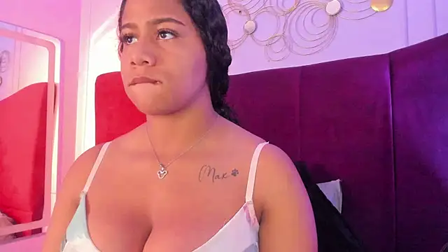 Snapshot of Sofi_Fox_ chatting on April 9, 2026, 3:06 am Sofi Fox online show from April 9, 2026, 3:06 am