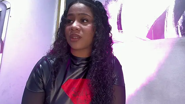 Snapshot of Sofi_Fox_ chatting on April 24, 2026, 4:04 am Sofi Fox online show from April 24, 2026, 4:04 am