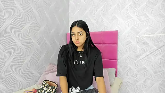 Snapshot of natalia_aguirre1 chatting on January 5, 2025, 12:53 pm natalia aguirre1 online show from January 5, 2025, 12:53 pm