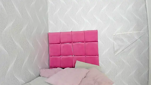 Snapshot of natalia_aguirre1 chatting on January 10, 2025, 12:26 pm natalia aguirre1 online show from January 10, 2025, 12:26 pm