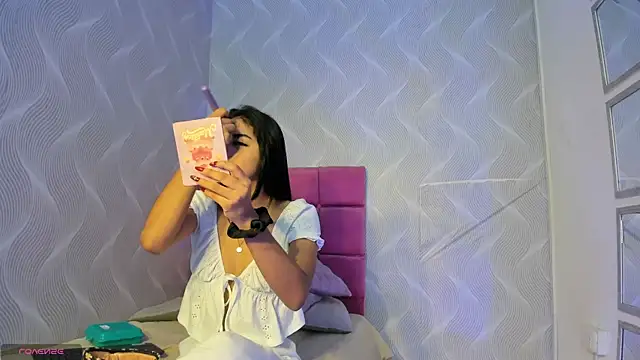 Snapshot of natalia_aguirre1 chatting on January 11, 2025, 11:56 am natalia aguirre1 online show from January 11, 2025, 11:56 am