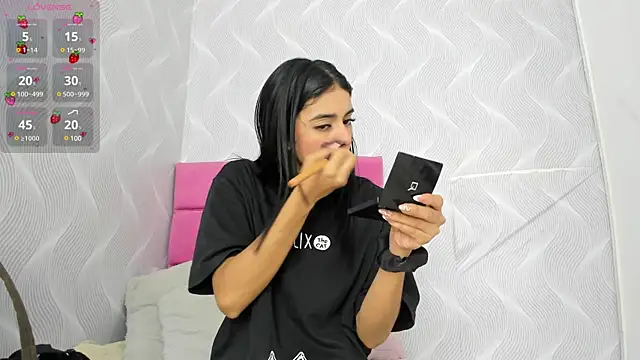 Snapshot of natalia_aguirre1 chatting on January 16, 2025, 12:31 pm natalia aguirre1 online show from January 16, 2025, 12:31 pm