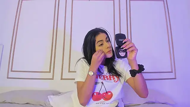 Snapshot of natalia_aguirre1 chatting on February 20, 2025, 12:36 pm natalia aguirre1 online show from February 20, 2025, 12:36 pm