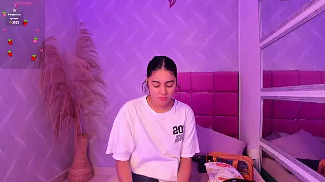 Snapshot of natalia_aguirre1 chatting on February 28, 2025, 12:20 pm natalia aguirre1 online show from February 28, 2025, 12:20 pm