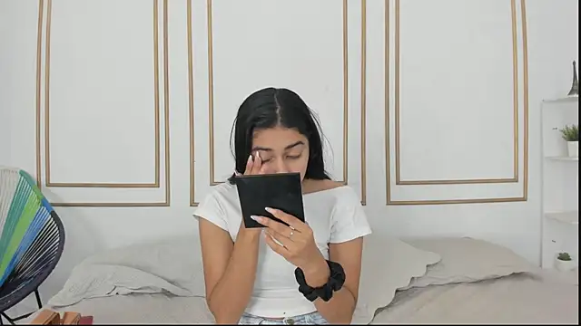 Snapshot of natalia_aguirre1 chatting on March 14, 2025, 12:29 pm natalia aguirre1 online show from March 14, 2025, 12:29 pm