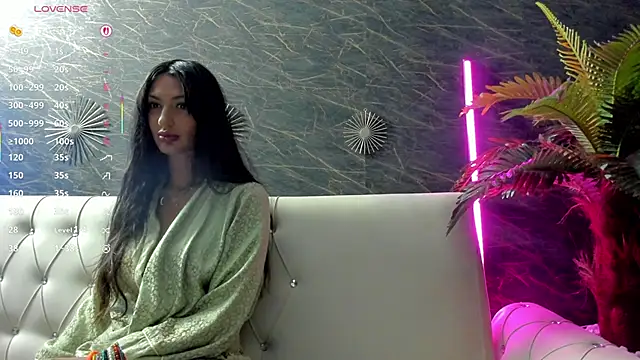 Snapshot of moona_ray chatting on September 18, 2025, 7:27 pm moona ray online show from September 18, 2025, 7:27 pm