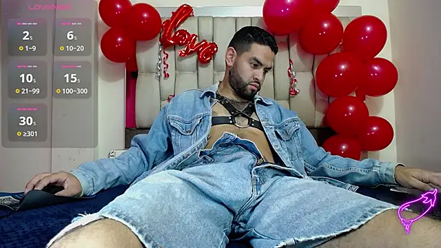 Snapshot of akeemdavid_05 chatting on February 13, 2025, 7:42 pm akeemdavid 05 online show from February 13, 2025, 7:42 pm