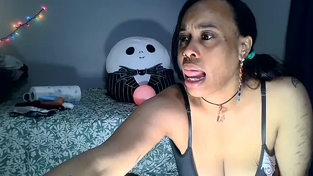loveluna8 online show from December 22, 2024, 10:47 pm