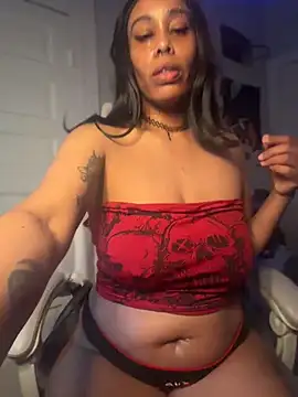 loveluna8 online show from May 8, 2026, 1:05 pm