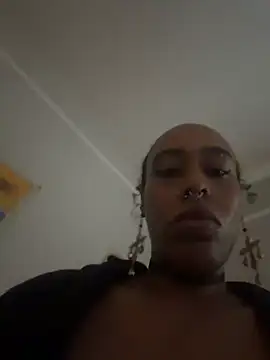 loveluna8 online show from June 13, 2026, 1:09 pm