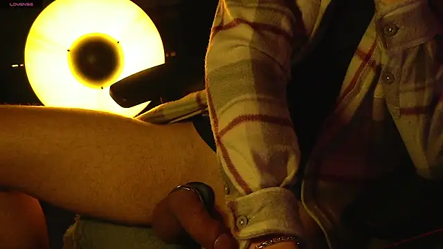 coupleofficial online show from April 4, 2026, 11:02 pm