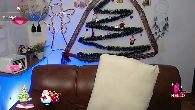 Snapshot of FernandaEloisa chatting on December 31, 2024, 4:57 pm FernandaEloisa online show from December 31, 2024, 4:57 pm