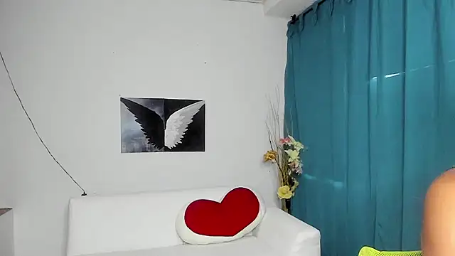 Snapshot of FernandaEloisa chatting on December 21, 2025, 9:55 pm FernandaEloisa online show from December 21, 2025, 9:55 pm