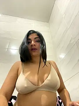 mysteriousgirl20 online show from November 26, 2025, 1:12 pm