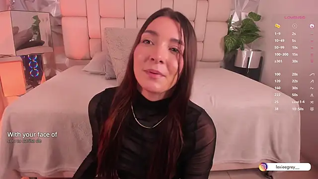 lexiee grey  online show from January 29, 2025, 6:18 pm