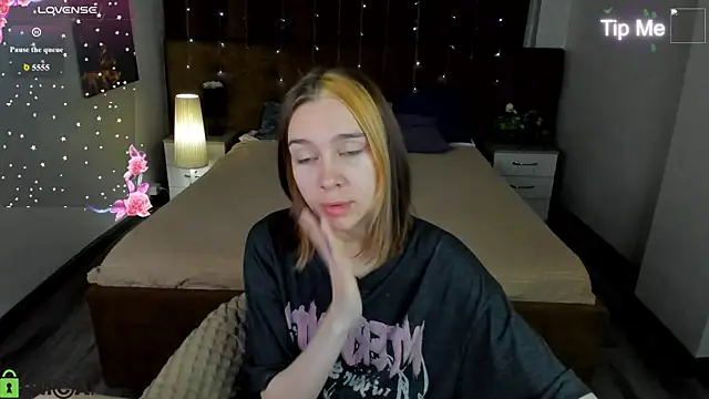 Lesi Moonie01 online show from July 15, 2026, 2:39 am