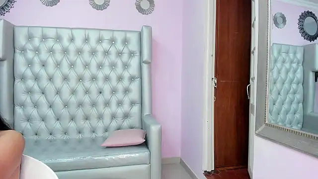 eimy luu online show from December 9, 2024, 6:34 am