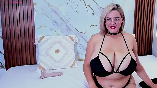 AdelyGinn online show from January 19, 2026, 2:10 pm