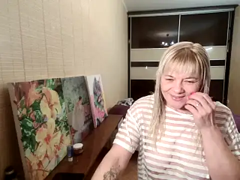 Lia Laguna77 online show from December 18, 2024, 6:57 pm