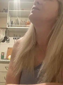Lia Laguna77 online show from January 26, 2025, 9:07 pm