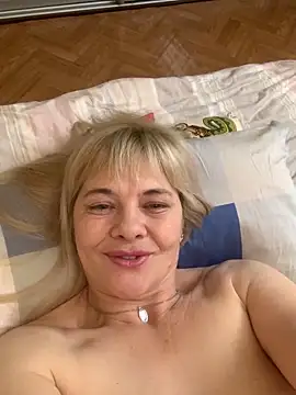Lia Laguna77 online show from February 16, 2025, 8:33 pm