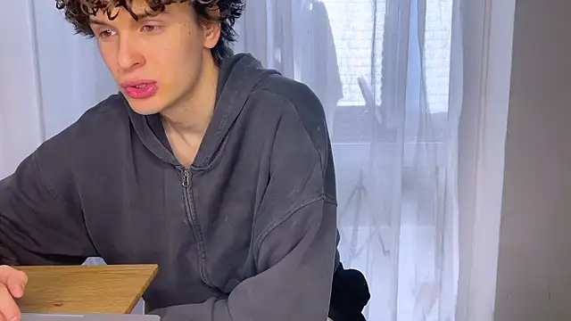 Snapshot of alyx_garden chatting on March 18, 2026, 8:17 am alyx garden online show from March 18, 2026, 8:17 am