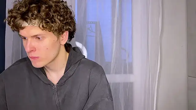 Snapshot of alyx_garden chatting on April 3, 2026, 4:49 pm alyx garden online show from April 3, 2026, 4:49 pm