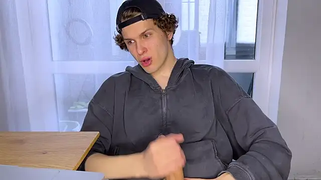 Snapshot of alyx_garden chatting on April 8, 2026, 10:48 am alyx garden online show from April 8, 2026, 10:48 am