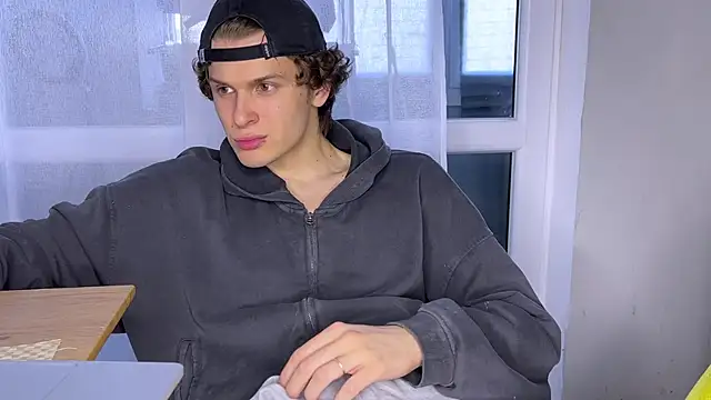 Snapshot of alyx_garden chatting on April 10, 2026, 2:44 pm alyx garden online show from April 10, 2026, 2:44 pm