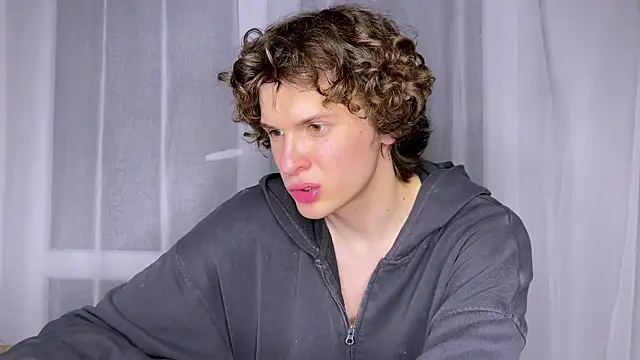 Snapshot of alyx_garden chatting on May 20, 2026, 8:48 pm alyx garden online show from May 20, 2026, 8:48 pm