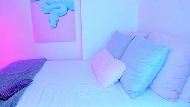 Snapshot of Alexis_Rosse chatting on January 13, 2026, 12:10 pm Alexis Rosse online show from January 13, 2026, 12:10 pm