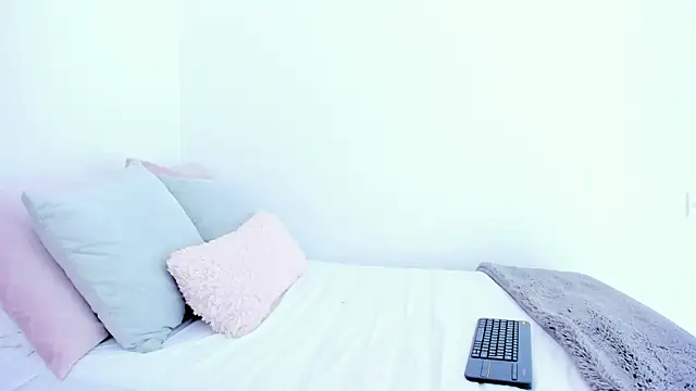 Snapshot of Alexis_Rosse chatting on May 23, 2026, 5:39 pm Alexis Rosse online show from May 23, 2026, 5:39 pm