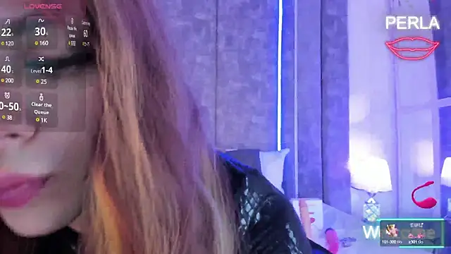 Snapshot of MaxiRogers chatting on February 17, 2025, 8:15 pm MaxiRogers online show from February 17, 2025, 8:15 pm