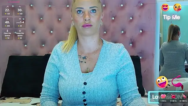 KikiSweet08 online show from September 11, 2025, 4:12 am