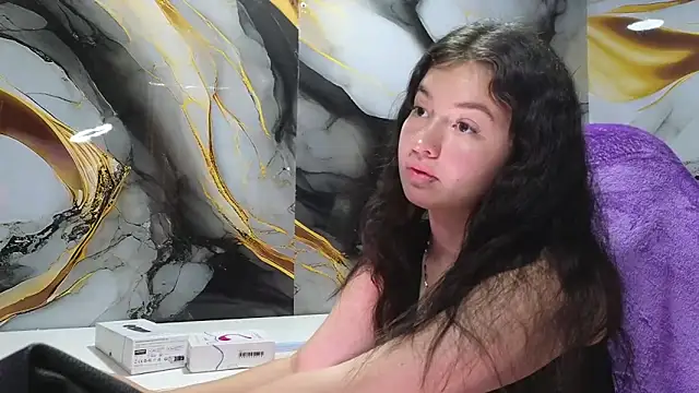 lilimini032 online show from February 24, 2026, 8:18 pm