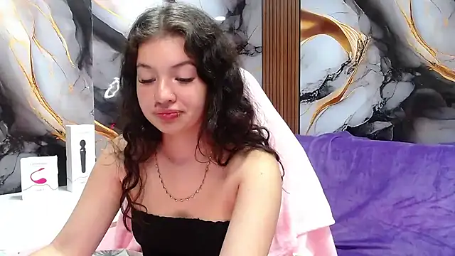 Snapshot of lilimini032 chatting on June 17, 2026, 8:21 pm lilimini032 online show from June 17, 2026, 8:21 pm