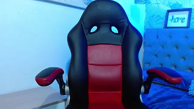 Snapshot of violletha chatting on October 16, 2025, 12:39 pm violletha online show from October 16, 2025, 12:39 pm